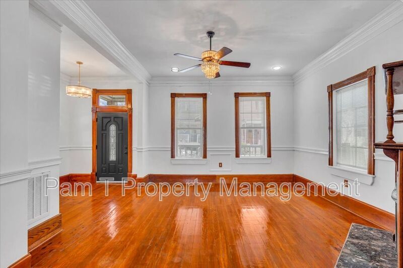 Beautiful 4 bedroom home downtown property image