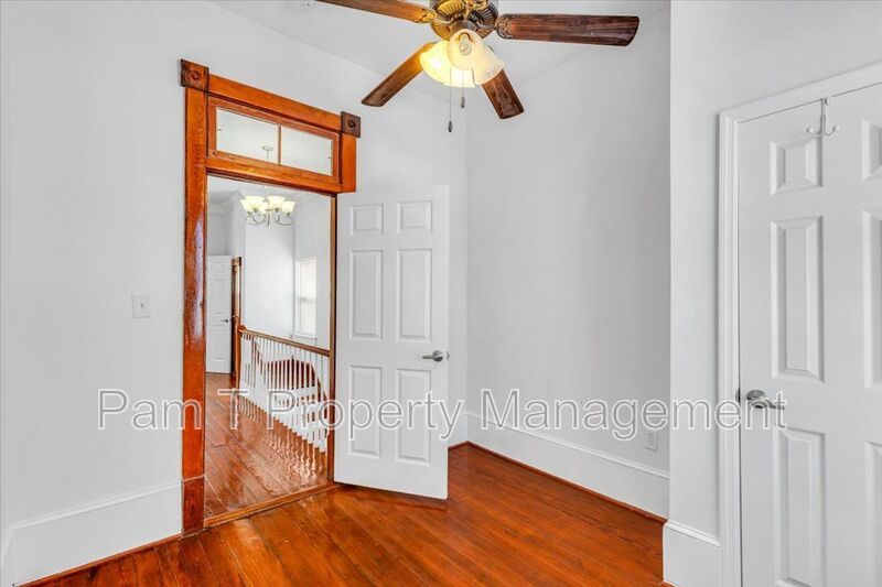 Beautiful 4 bedroom home downtown property image