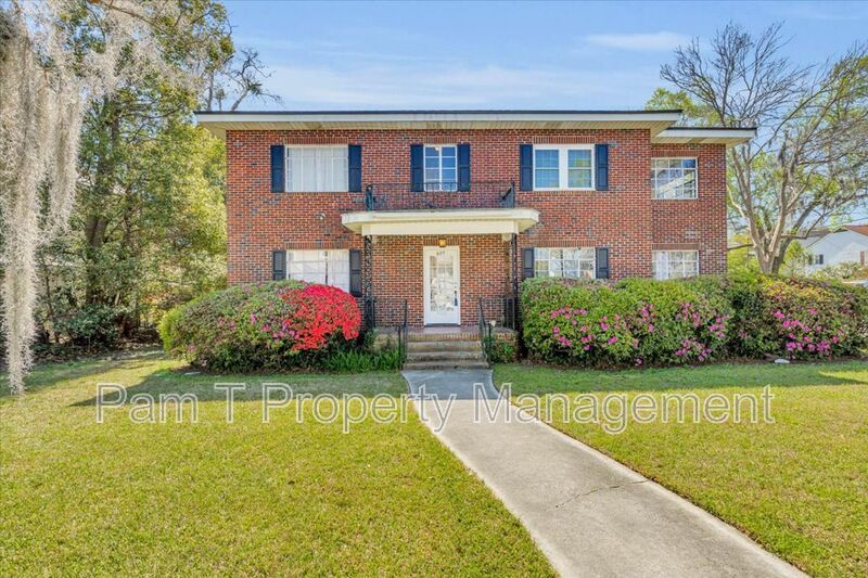 2 bedroom off of Historic Victory Drive and minutes from Daffin Park property image