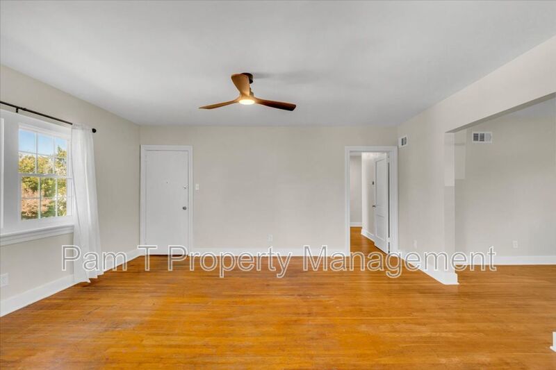 2 bedroom off of Historic Victory Drive and minutes from Daffin Park property image