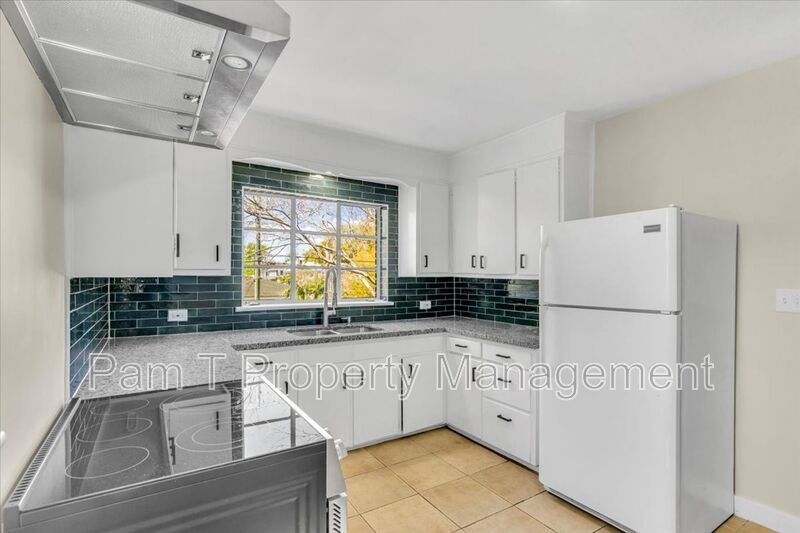 2 bedroom off of Historic Victory Drive and minutes from Daffin Park property image