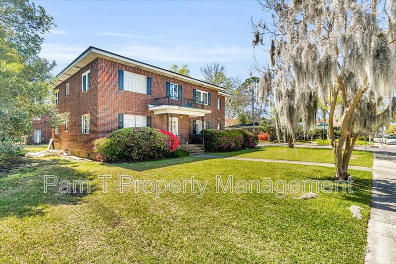 2 bedroom off of Historic Victory Drive and minutes from Daffin Park property image