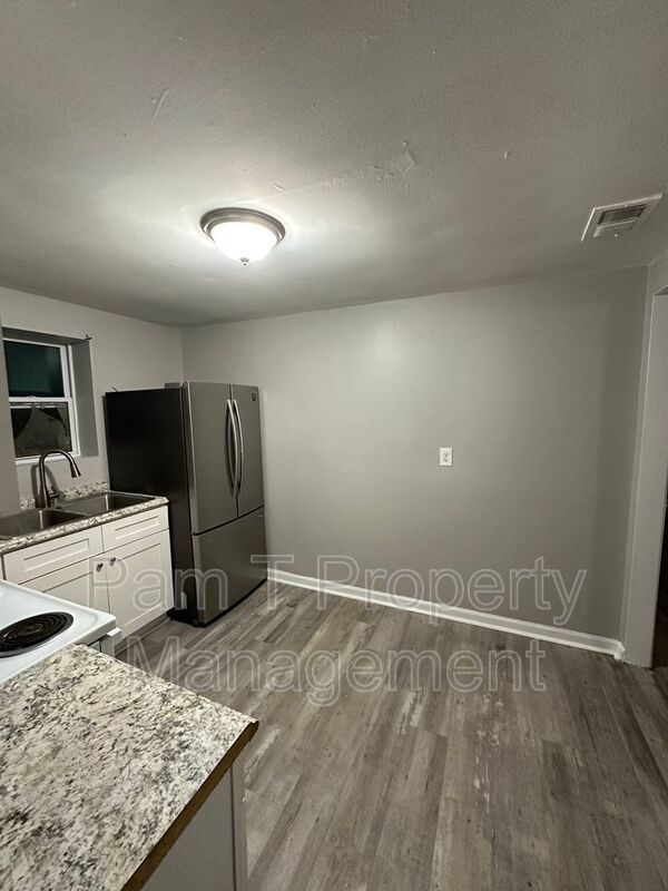 3 Bedroom Single Family Home property image