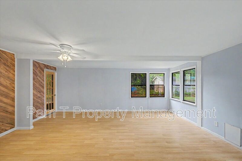 Midtown 3 bedroom home- $250 gift card with approved application property image