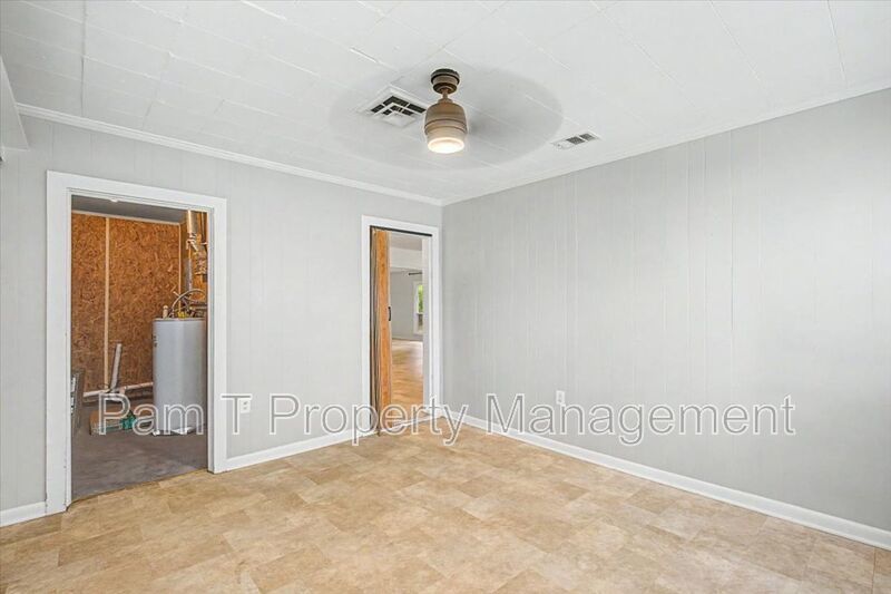 Midtown 3 bedroom home- $250 gift card with approved application property image