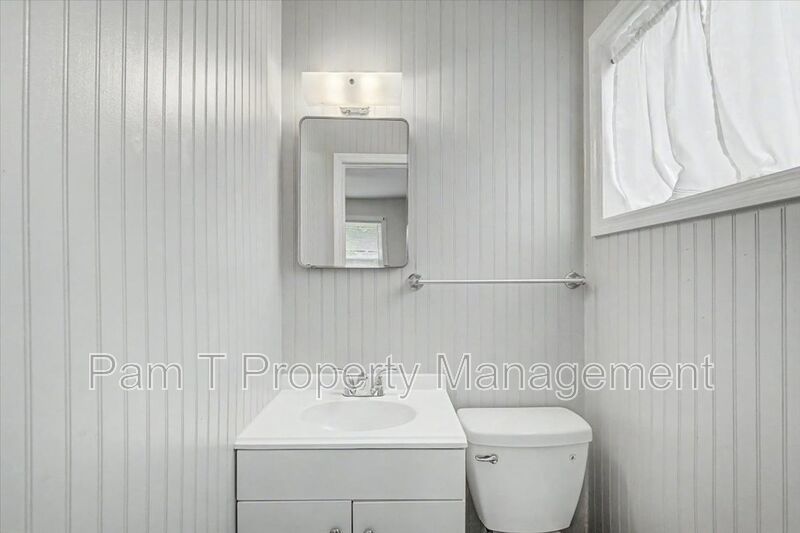 Midtown 3 bedroom home- $250 gift card with approved application property image