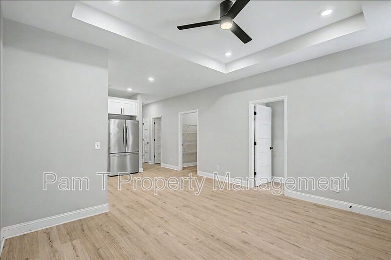 3 bedroom recently built - move in special property image