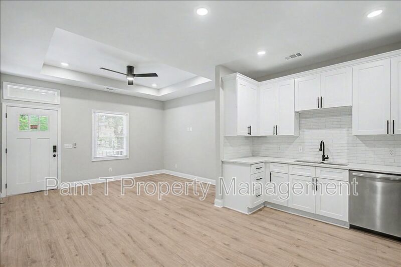 3 bedroom recently built - move in special property image