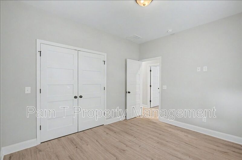 3 bedroom recently built - move in special property image