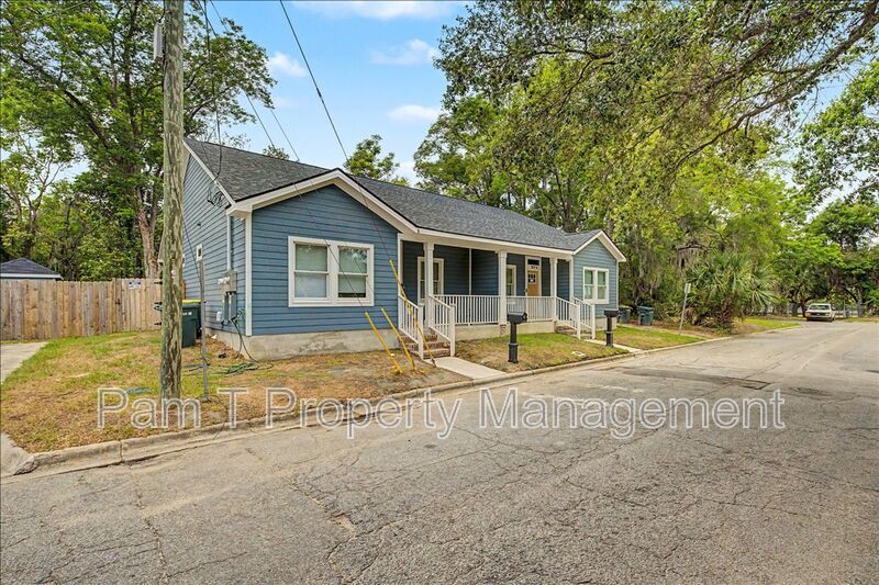 3 bedroom recently built - move in special property image