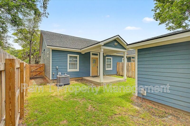 3 bedroom recently built - move in special property image