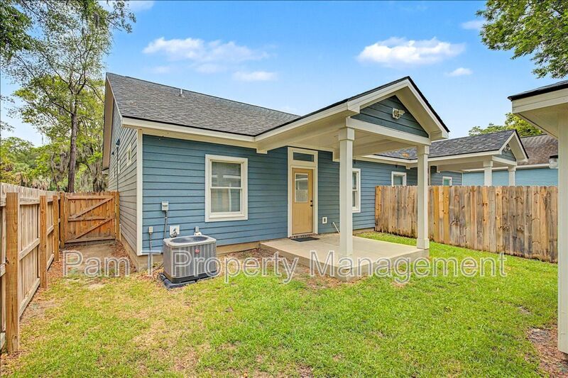 3 bedroom recently built - move in special property image