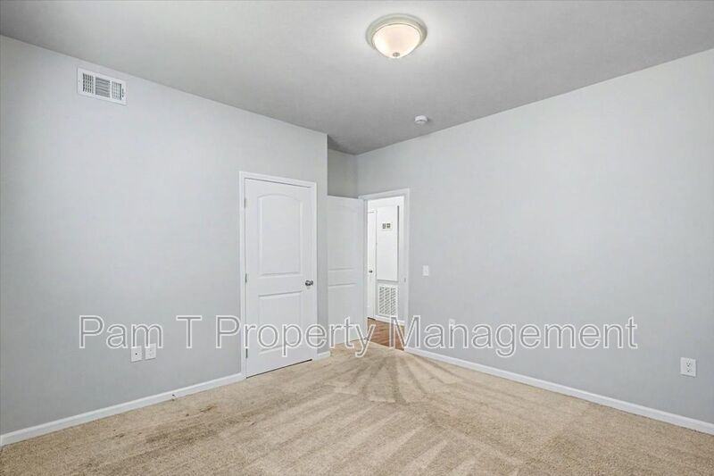 4 bedroom downtown apartment property image