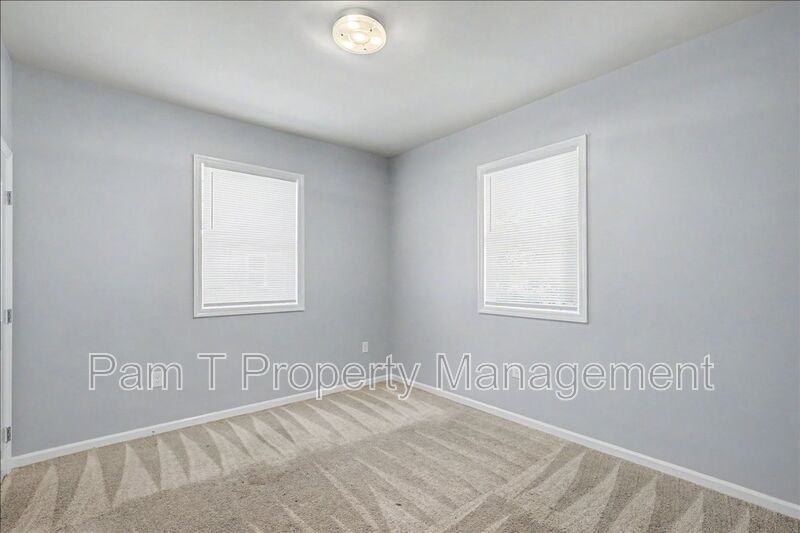4 bedroom downtown apartment property image