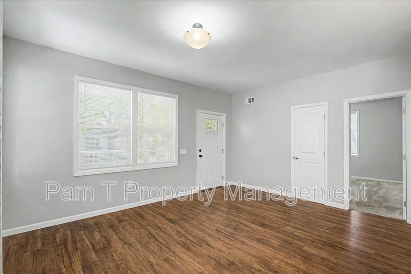 4 bedroom downtown apartment property image