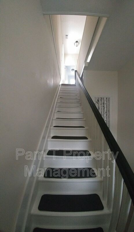 Downtown, 1 Bd/1ba apartment - Utilities included! property image