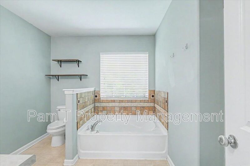 3 bedroom house on Southside property image