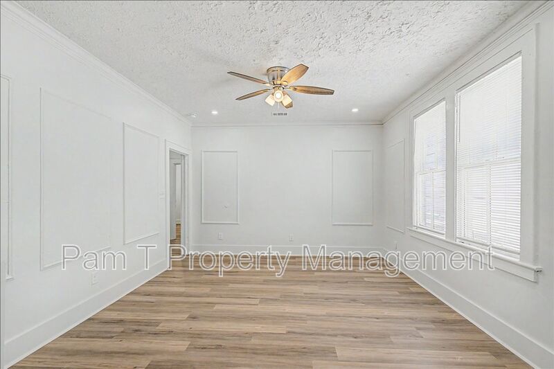 3 bedroom convenient to downtown property image