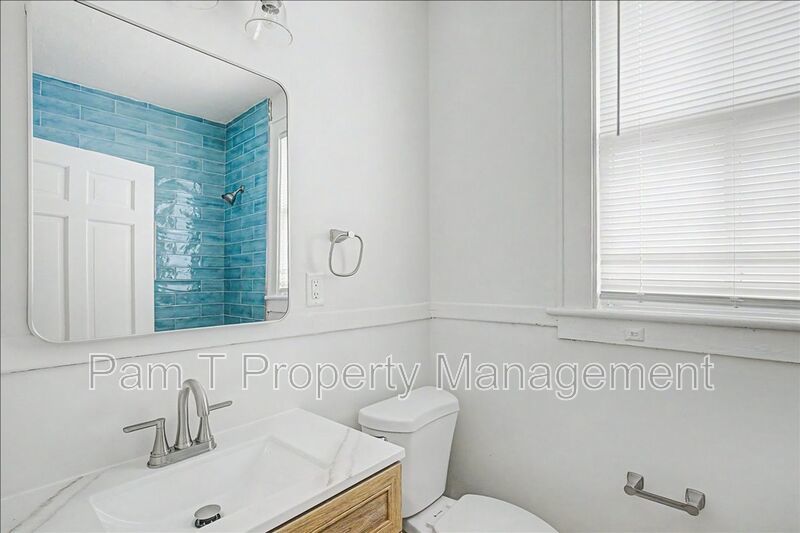 3 bedroom convenient to downtown property image
