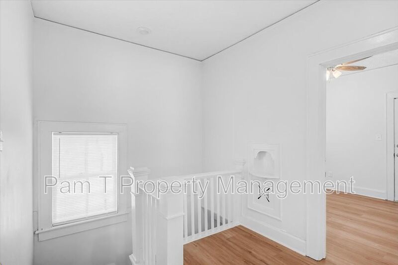 3 bedroom convenient to downtown property image