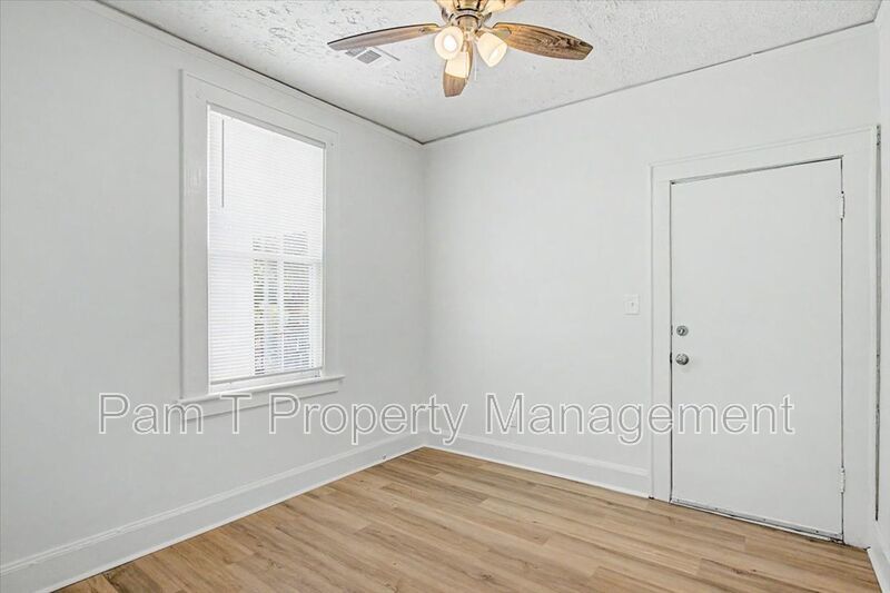 3 bedroom convenient to downtown property image