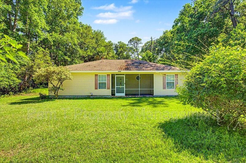 Country living in Garden City! property image