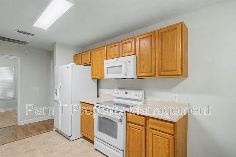 Country living in Garden City! property image