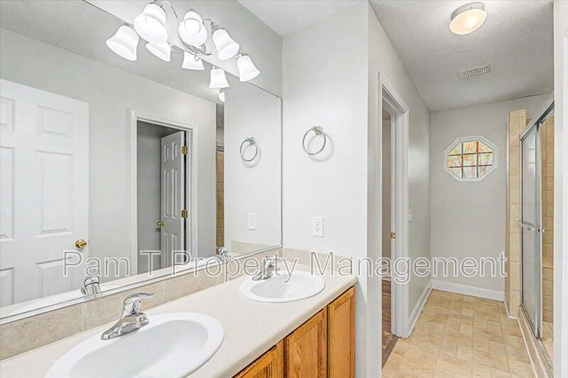 Country living in Garden City! property image