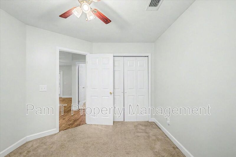 Country living in Garden City! property image