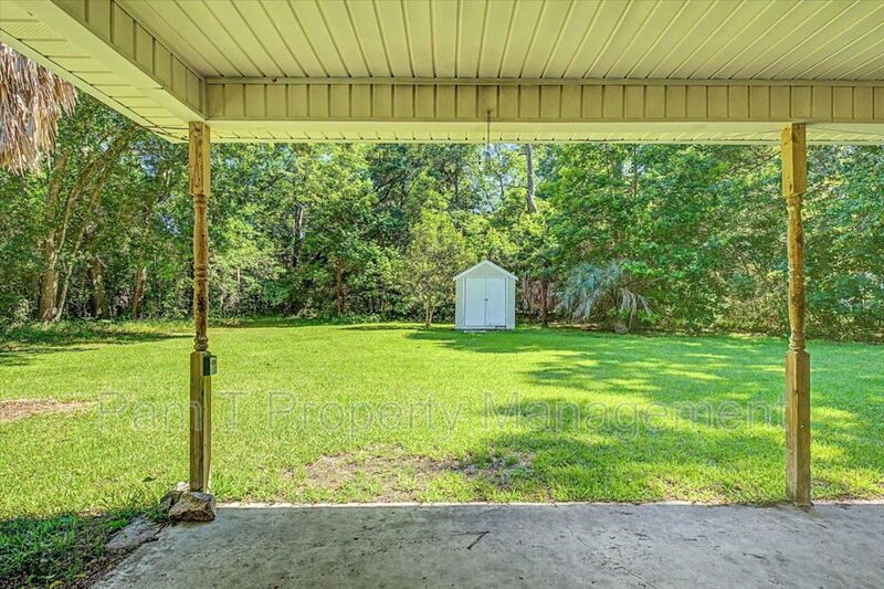 Country living in Garden City! property image