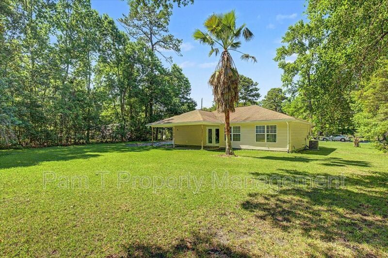 Country living in Garden City! property image