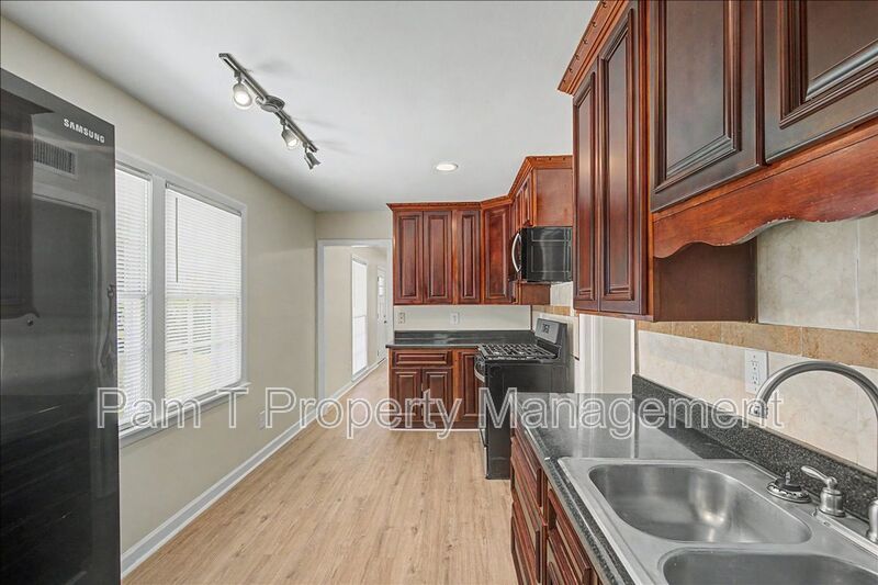 3 bedroom home in Windsor Forest property image