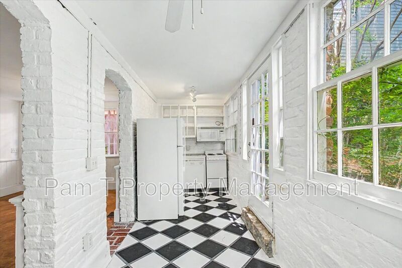 1 bedroom in the heart of downtown property image