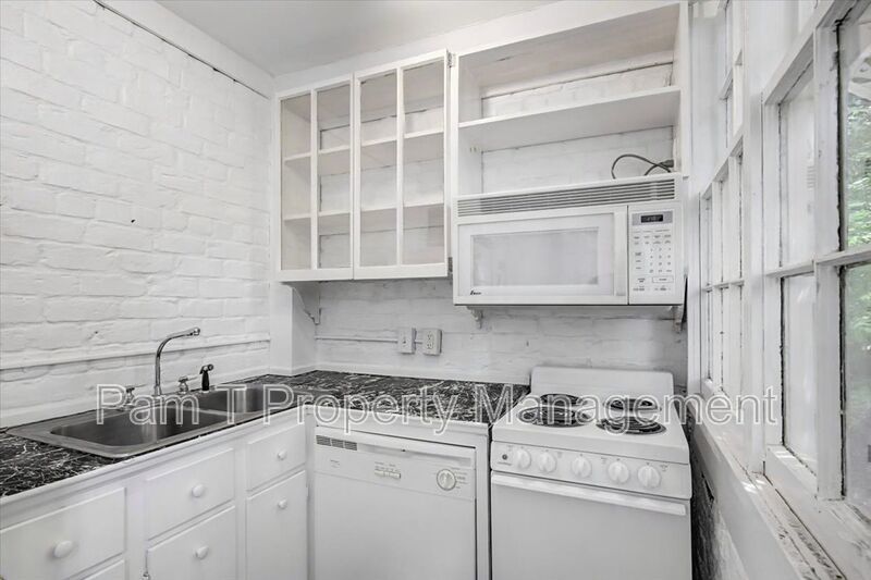 1 bedroom in the heart of downtown property image