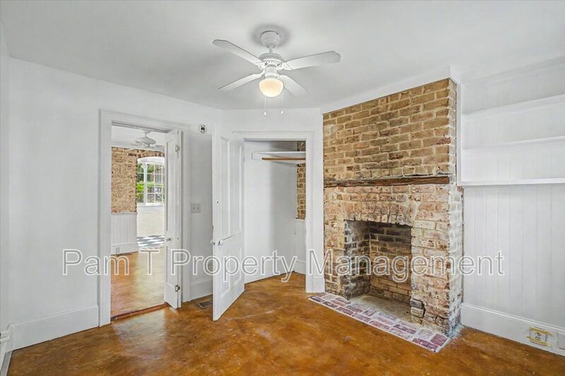 1 bedroom in the heart of downtown property image