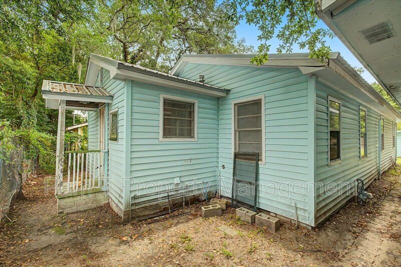 2 bedroom minutes from SCAD property image