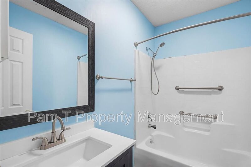 2 bedroom minutes from SCAD property image