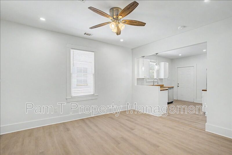 4 bedroom downtown apartment property image