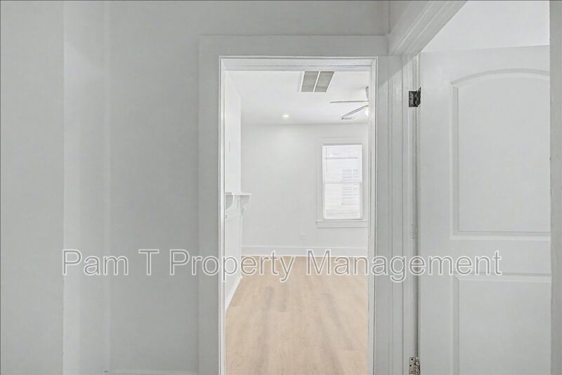 4 bedroom downtown apartment property image