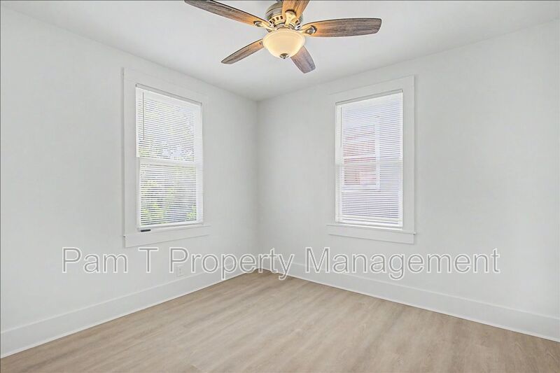 4 bedroom downtown apartment property image