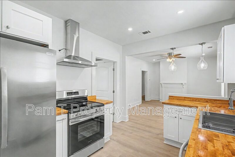 4 bedroom downtown apartment property image