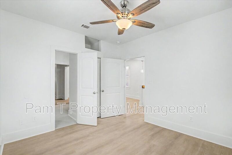 4 bedroom downtown apartment property image