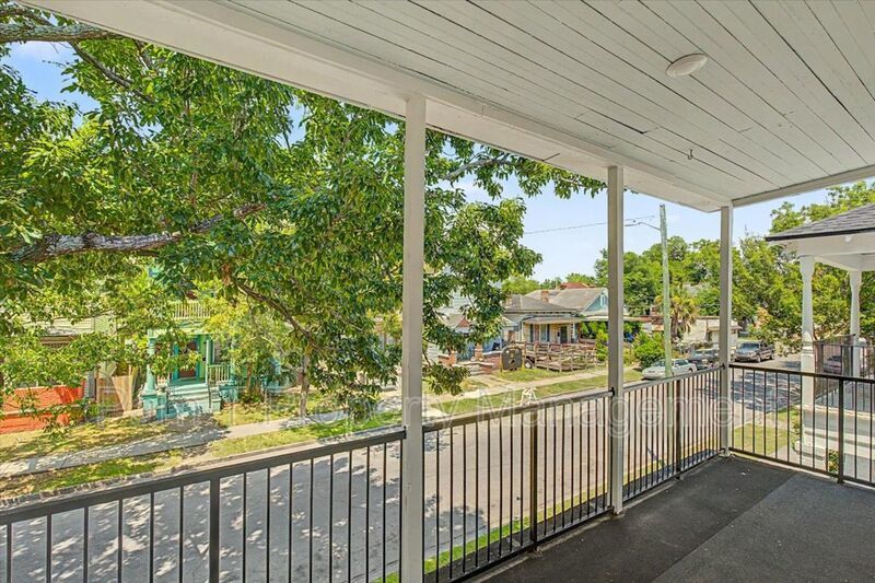 4 bedroom downtown apartment property image