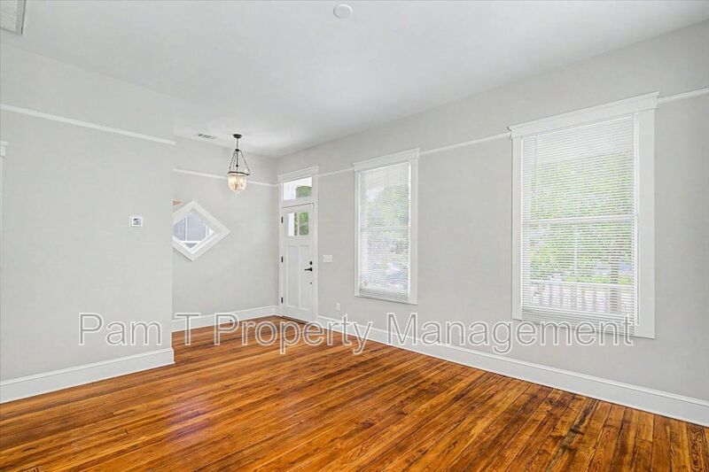 Beautiful 2 bedroom in Victorian District property image