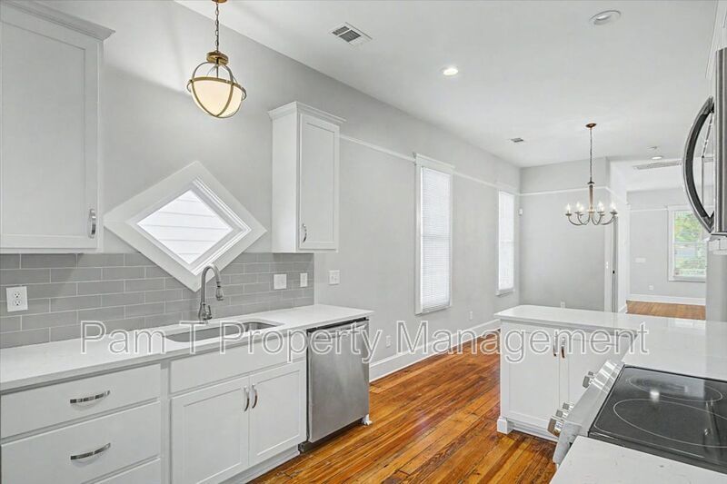 Beautiful 2 bedroom in Victorian District property image