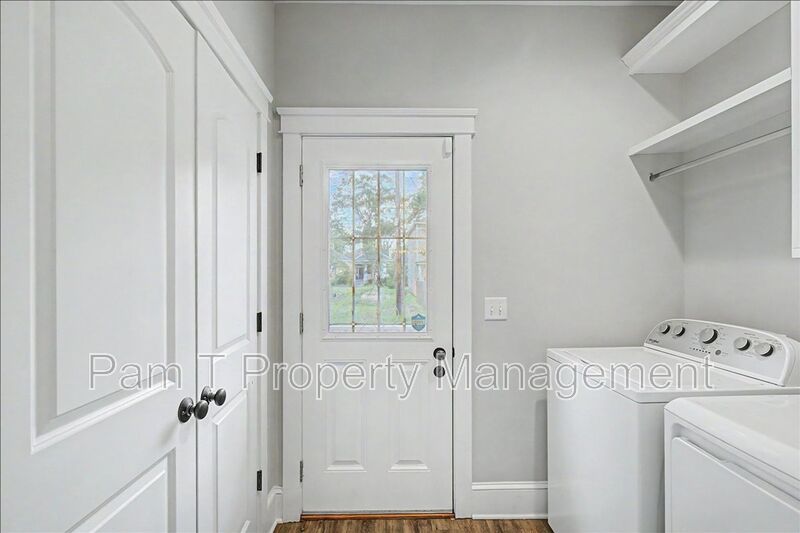 Beautiful 2 bedroom in Victorian District property image