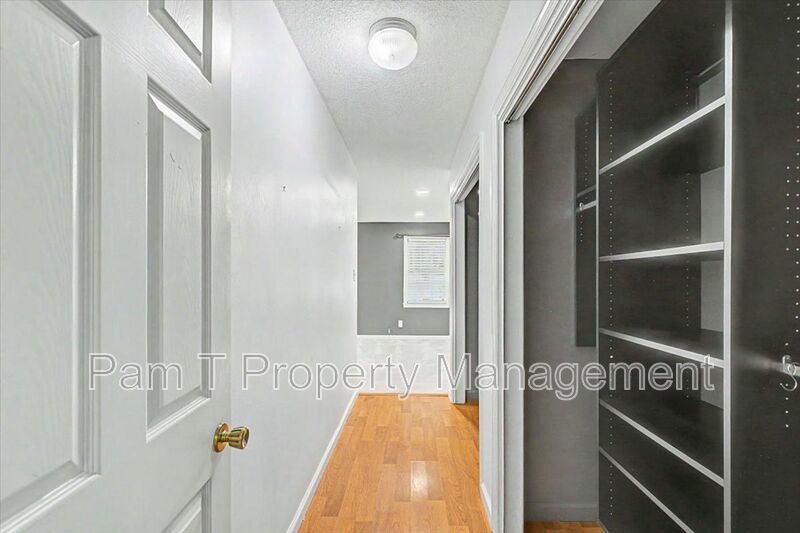 4 bedroom house in Hesse school district property image