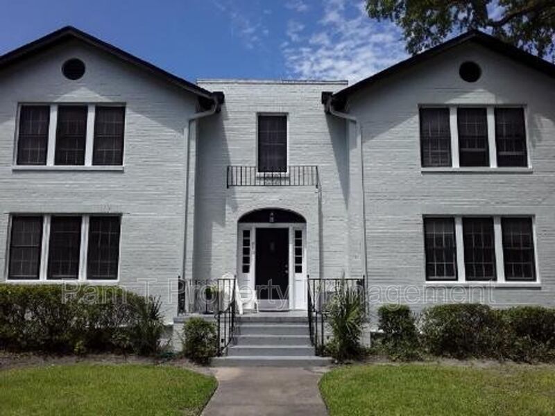 Beautiful one bedroom across from beautiful Daffin Park property image