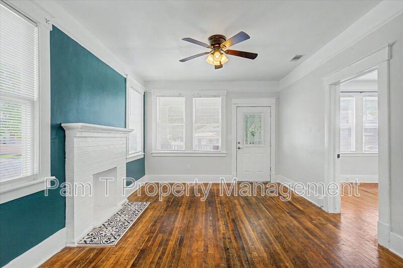 Downtown 3 bedroom Bungalow property image