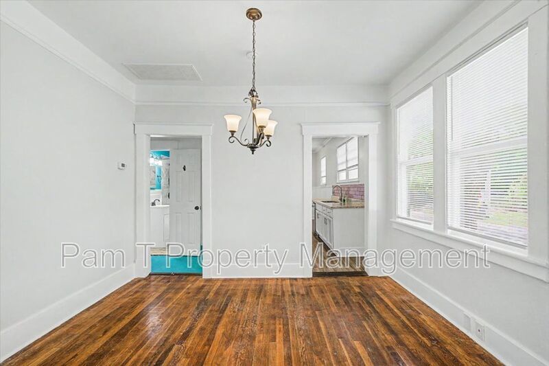 Downtown 3 bedroom Bungalow property image